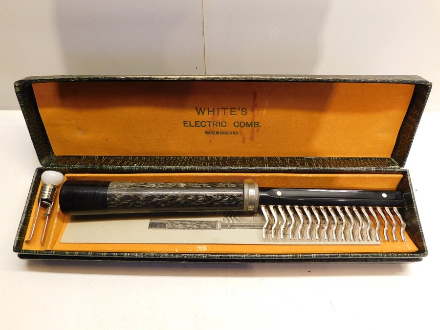 Elektrisk Hårkam " Whites Electric Comb " England Ca; 1920 talet