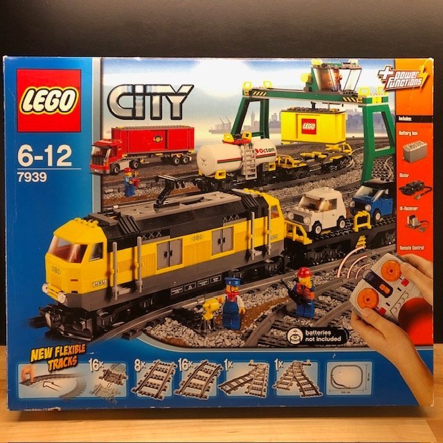 LEGO City 7939 "Cargo Train" - tåg från 2010 helt ny / oanvänd!