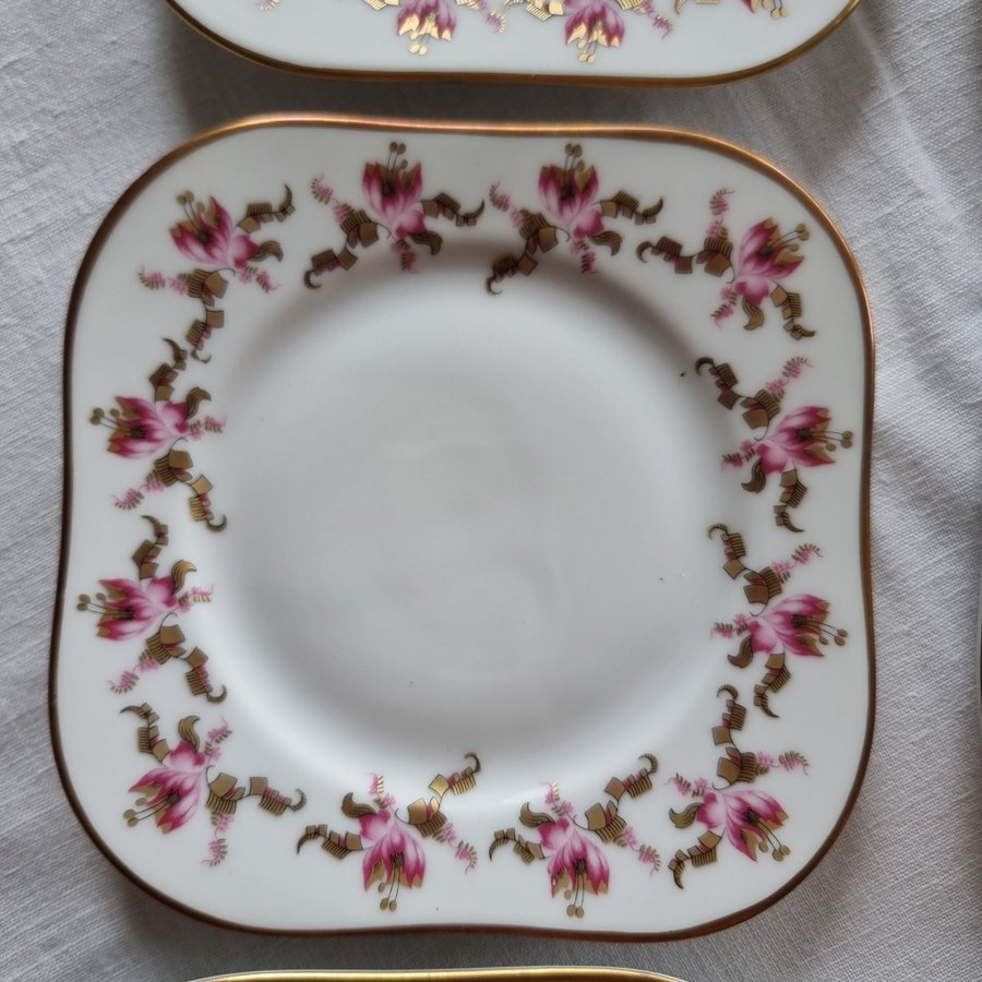 Fat, assietter, blommigt motiv, guldkant, Hackefors porslin Sweden, vintage