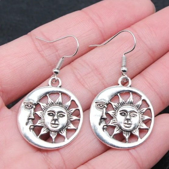 Snygga mån sol örhängen antik vintage tibet silver bohemiska grekisk himlen Moon