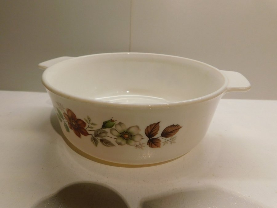 Pyrex Frankrike Retro Ugnsform Höst/Vinter motive med Vackra Höstblommor