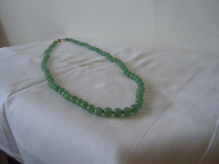 ÄLDRE HALSBAND-JADE STENAR, L-ca 80 cm