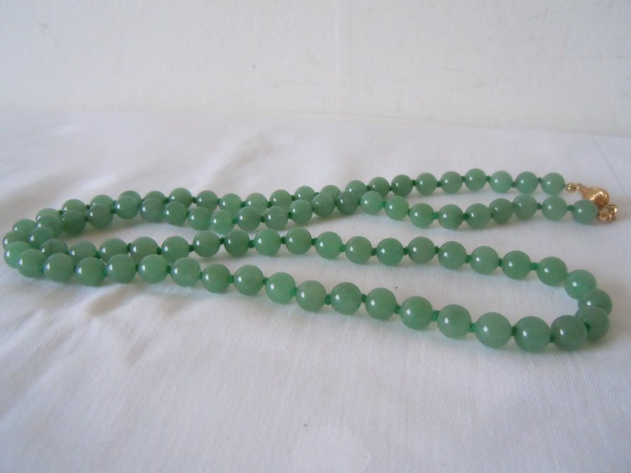 ÄLDRE HALSBAND-JADE STENAR, L-ca 80 cm