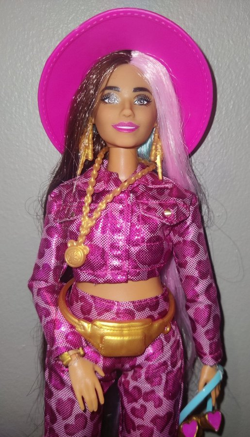 Barbie Extra Fly Docka