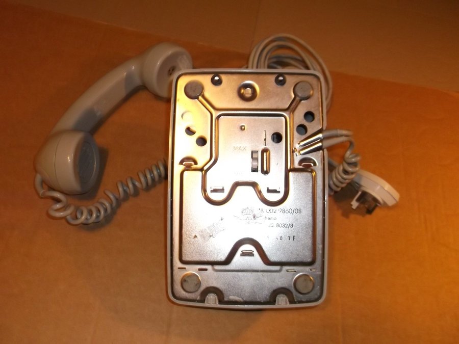 Telefon grå plast analog med fingerskiva Televerket Sweden 1970-tal rekvisita