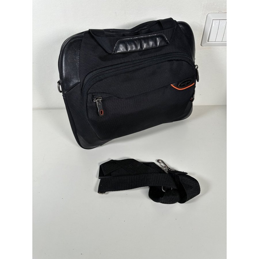 Portfölj Samsonite väska Svart Laptop Bag Business Case 82163212 Portfolio