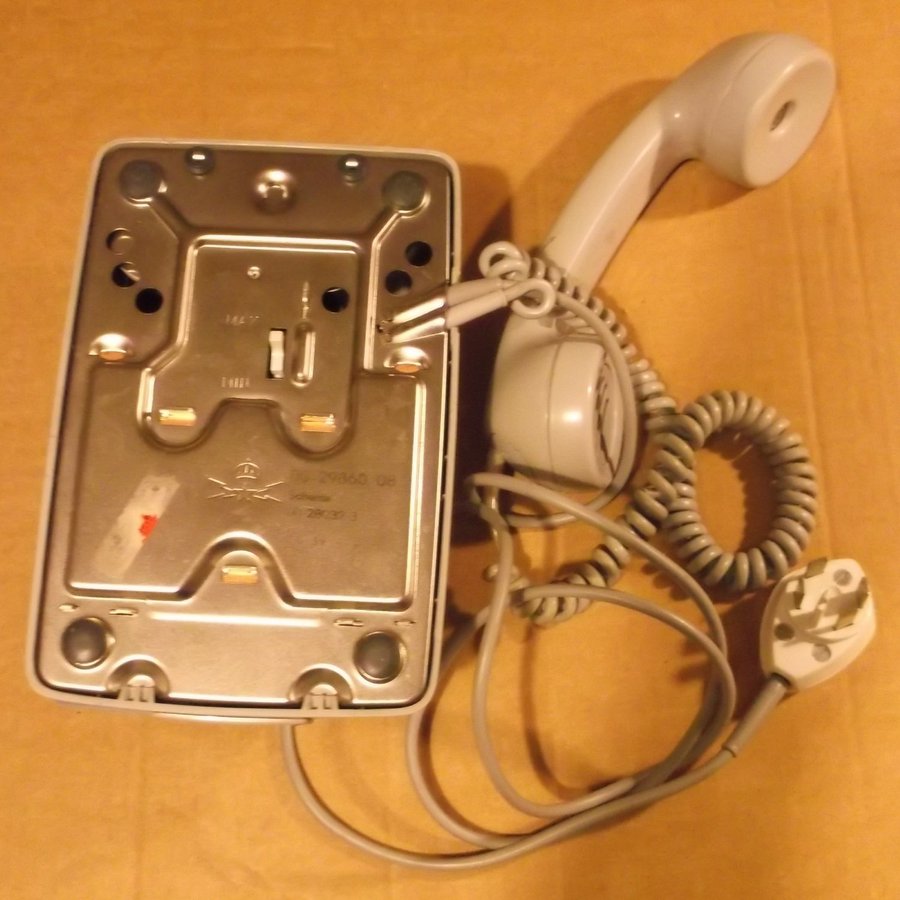 Telefon grå plast analog Stor fingerskiva Televerket Sweden 1970-tal rekvisita