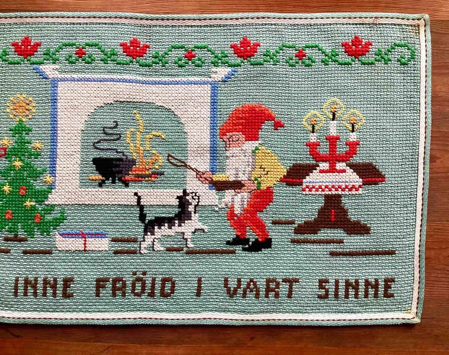 Fin julbonad med tomtar Broderad Korsstygn på turkos Aida Retro Vintage Linne