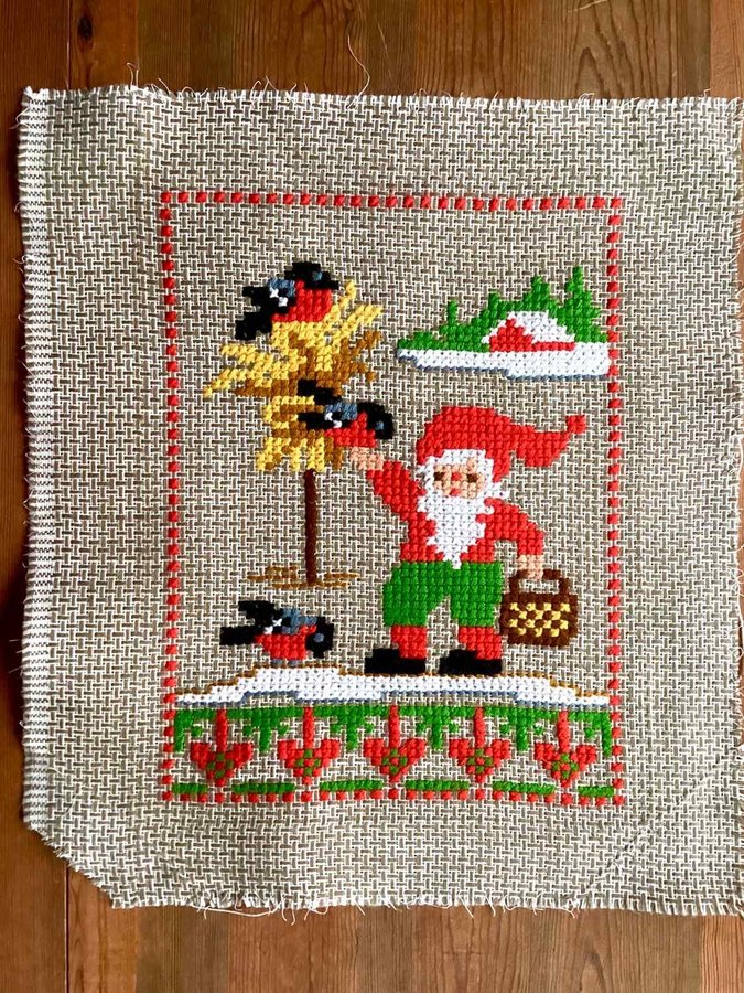 Fin julbonad med tomte Broderad Korsstygn på tvåfärgad Aida Retro Vintage Linne