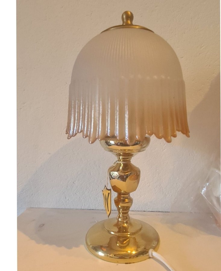 Snygg bordslampa i mässing GB wiberg