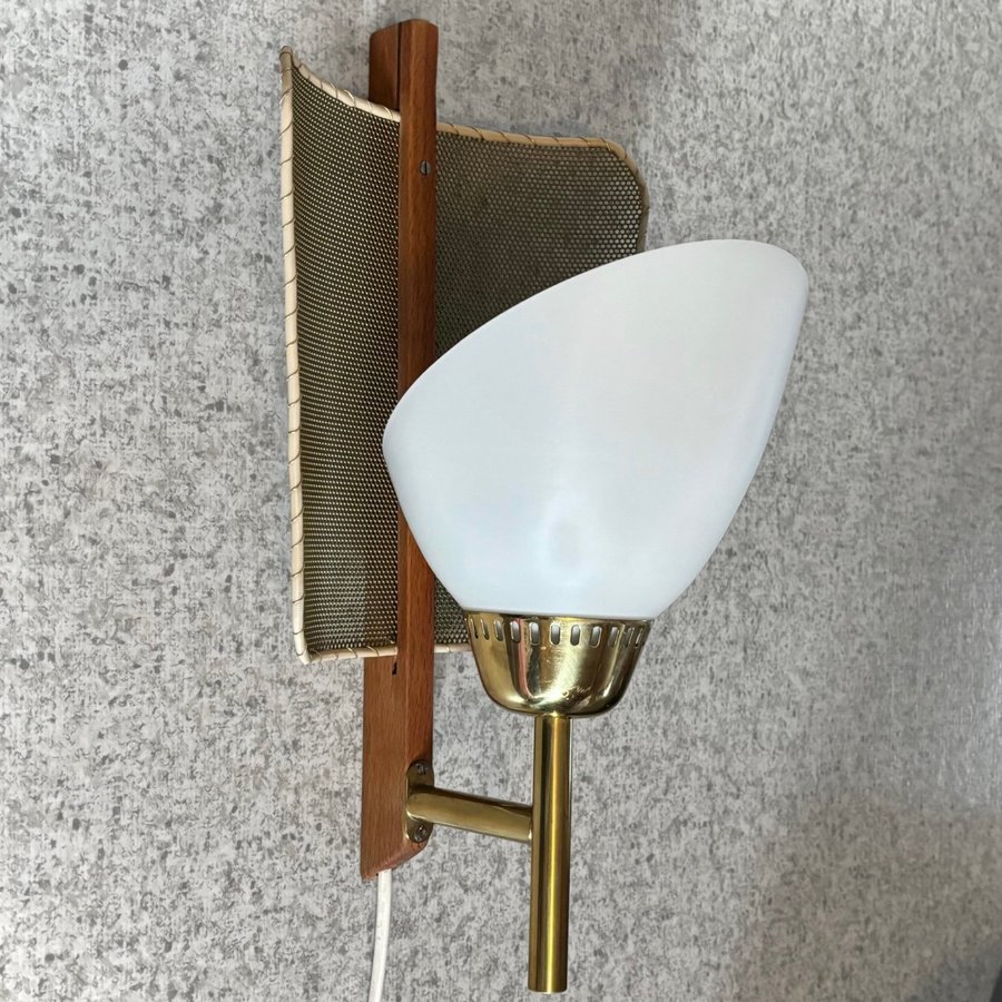 Retro vägglampa Swedish modern design mässing opalglas ek lampa