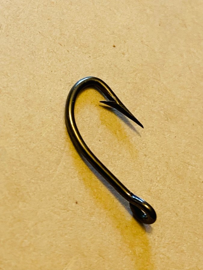 Ny krok ! Obs Mustad nr8. Qual 3472 . 100 krokar i sin original ask !