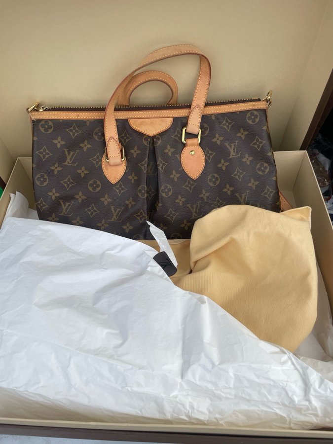 Nyskick Louis Vuitton Monogram Canvas Palermo GM axelväska