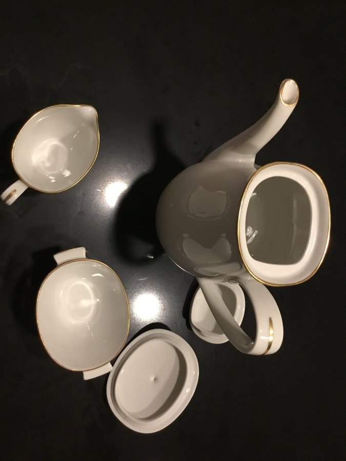 ” Pompadour ” Rörstrand - Kaffekanna+Gräddkanna+Sockerskål