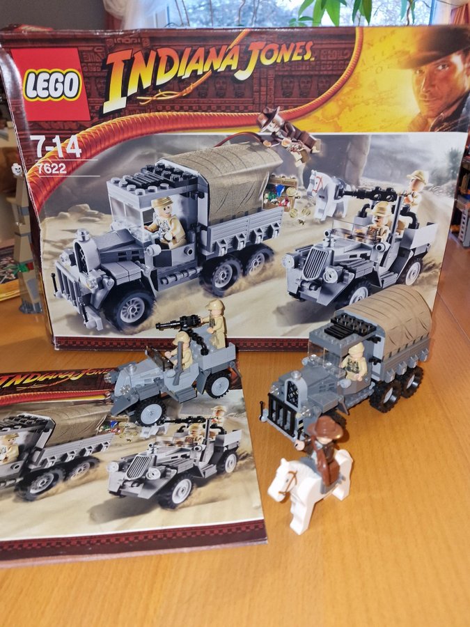 LEGO Indiana Jones 7622 - The Temple of the Crystal Skull