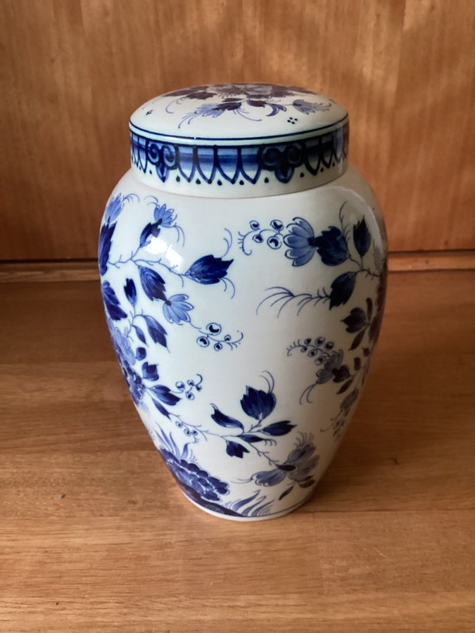 Delft Delfts Blauw ”RAM” made in Holland urna med lock retro 30-tal