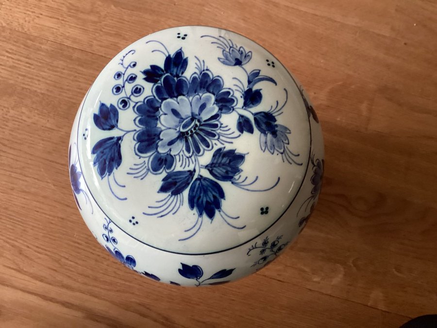 Delft Delfts Blauw ”RAM” made in Holland urna med lock retro 30-tal