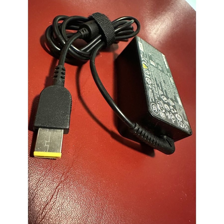 Laddare Lenovo ADLX45NCC3A Original Laptop Charger 45 Watt Adapter