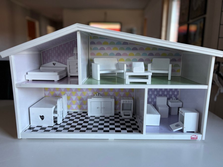 Lundby Creative dockskåp med möbler från Stoy / Dockhus