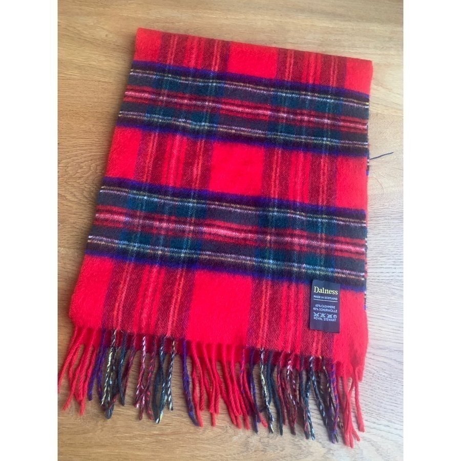 Dalness of Scotland / röd sjal i kashmir/ rutig sjal i cashmere