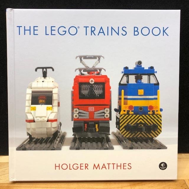 LEGO bok på engelska "The LEGO Trains Book" - från 2017 oanvänd!