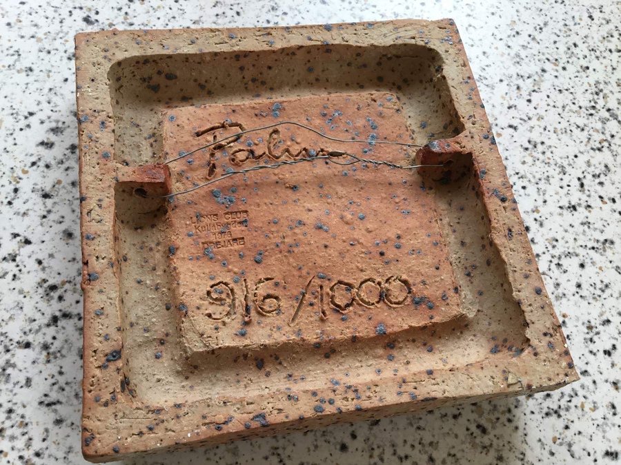 Rolf Palm Mölle 1968  Signerad kraftig Keramiktavla Tjur / väggkeramik