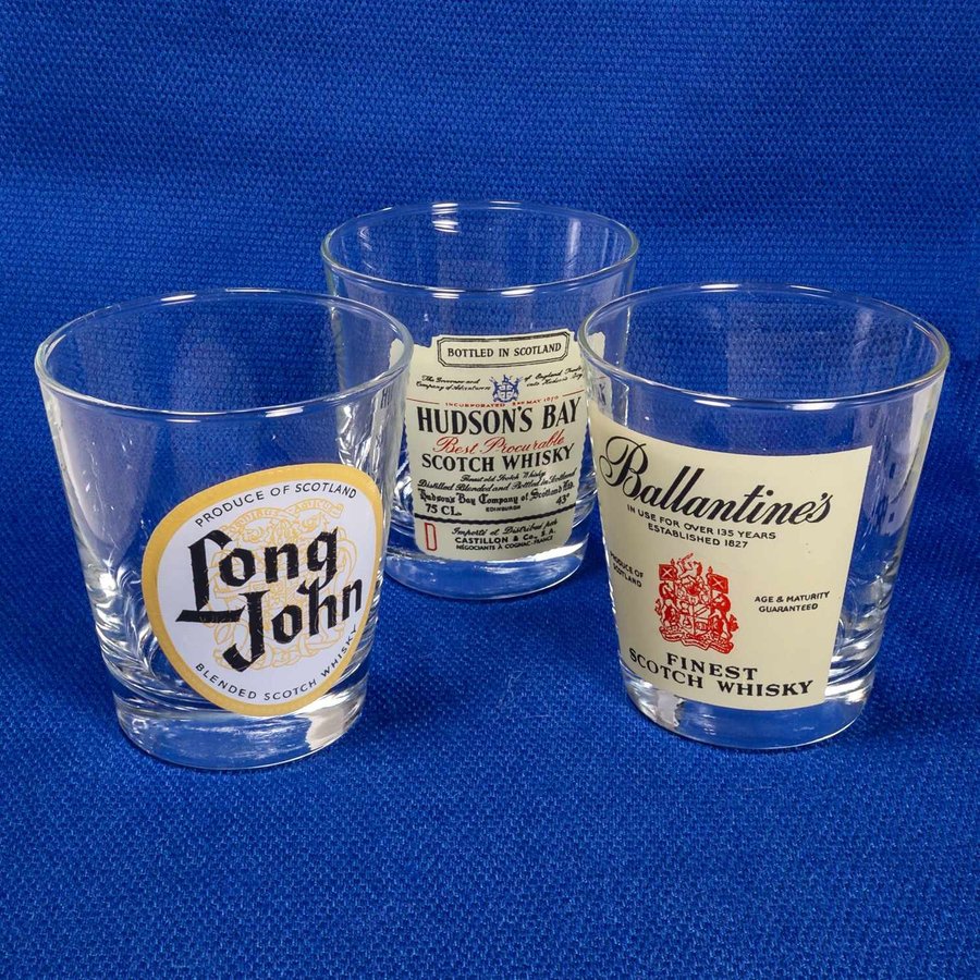 3 ST WHISKY GLAS MED TRYCK: BALLANTINE'S LONG JOHN  HUDSON'S BAY