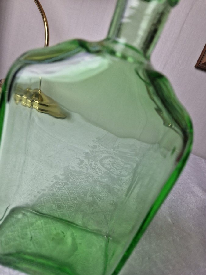 Fin äldre munblåst flaska / vas grön glas inredning Retro VINTAGE