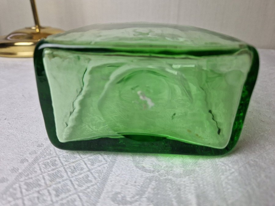 Fin äldre munblåst flaska / vas grön glas inredning Retro VINTAGE