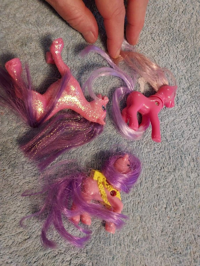3 stycken little Ponys !