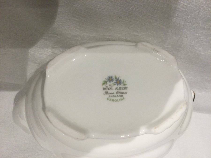 Royal Albert ” Caroline ” Stor Kaffekanna  Bone China England