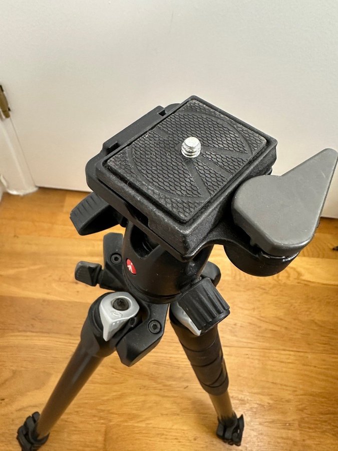 Manfrotto Stativ Stand Tripod 290 Light Kit Ball Head Italy MK290LTA3-BH