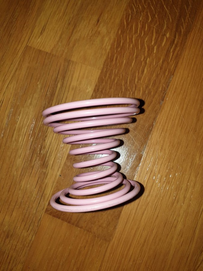 Rosa äggkopp retro vintage 50tal 50-tal 60tal 60-tals metall spiral spiralformad