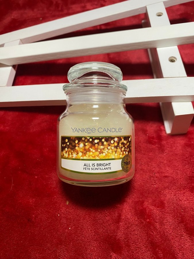 Yankee Candle - All is bright; Small Jar (NY)