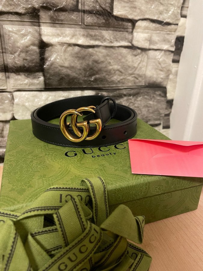 Gucci svart bälte, storlek 70-25