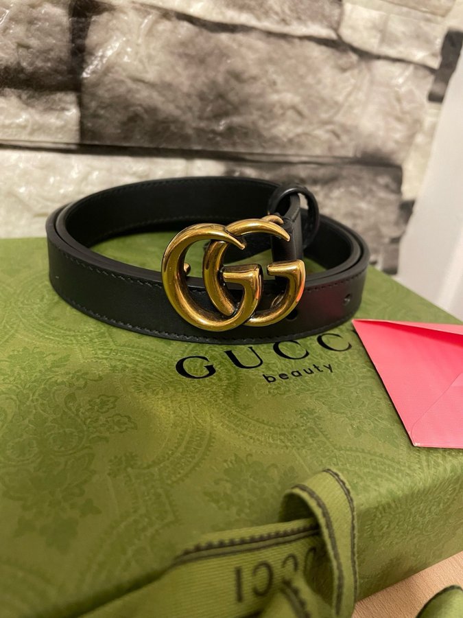 Gucci svart bälte, storlek 70-25