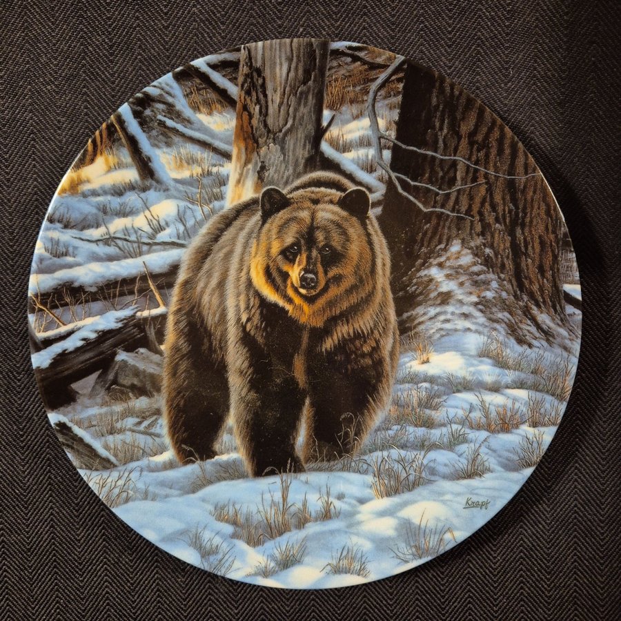 Samlartallrik. Wild And Free - Canadas Big Game. The Grizzly Bear. Ltd Ed. Mint.