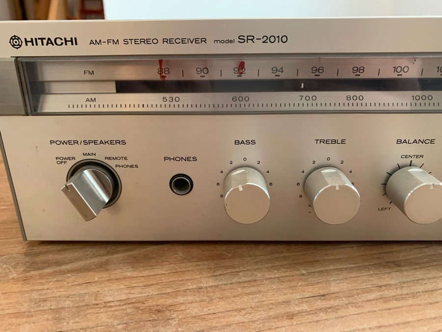 Hitachi SR-2010 AM-FM Stereo Receiver