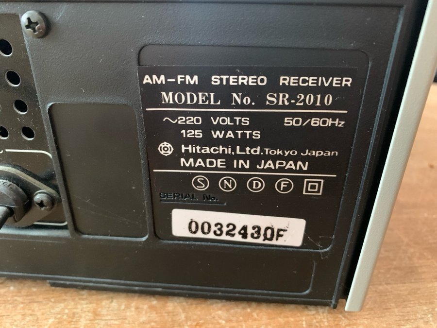 Hitachi SR-2010 AM-FM Stereo Receiver