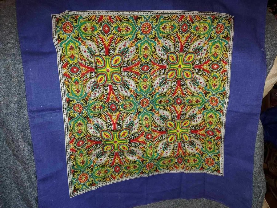 scarf Paisley BLÅ kant 53x 55 cm