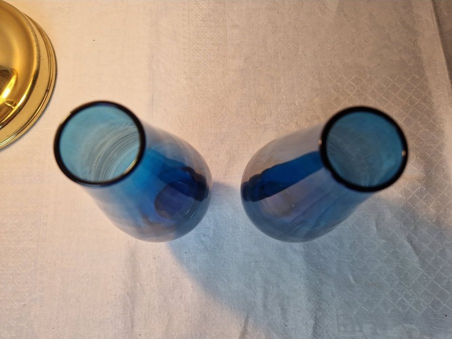 2 st vaser i glas blå