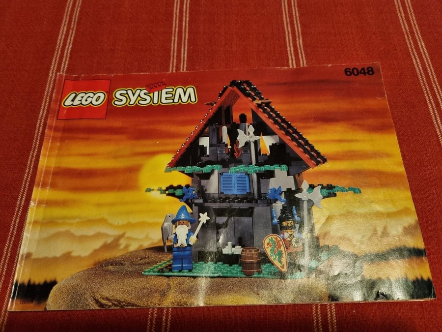 LEGO 6048 Majisto's Magical Workshop med manual