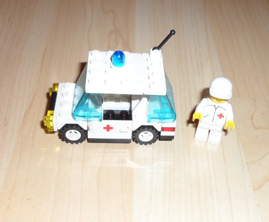 LEGO: Minicar / Ambulance old (Classic)