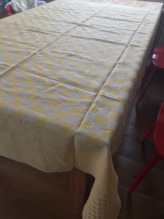 Bordsduk i linne/ påsk duk/ gul linneduk i schackrutig mönster