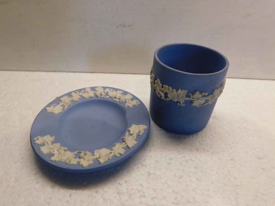 Wedgwood Porslin 2 Delar Antik Wedgwood Jasperware