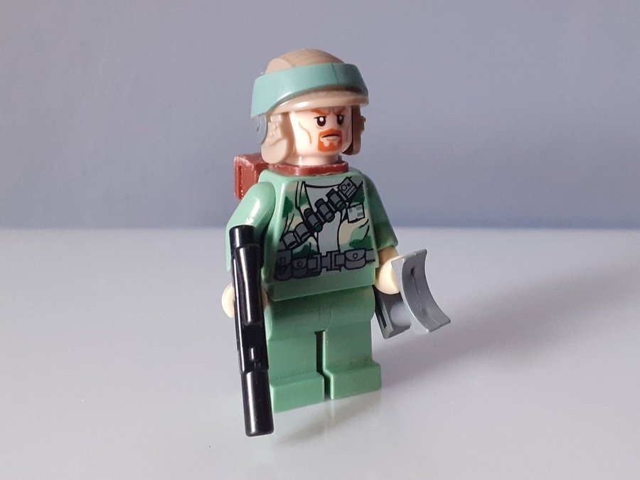 Lego Star Wars Endor Rebel Trooper med modifierad lego ryggsäck + tillbehör