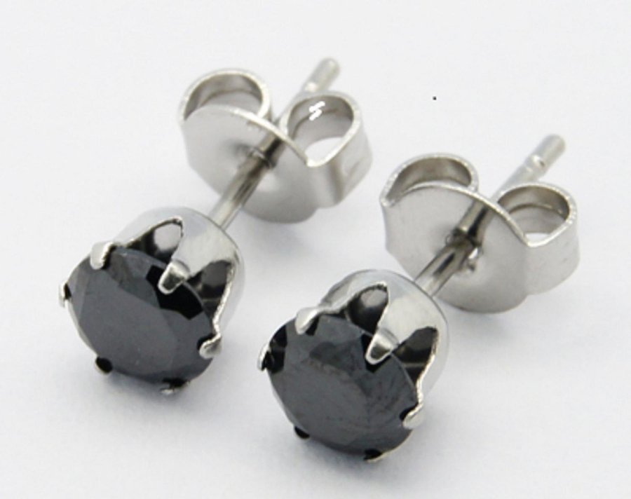 REA___REA___Studs Örhängen i 316Lt stål med 3 mm svart CZ