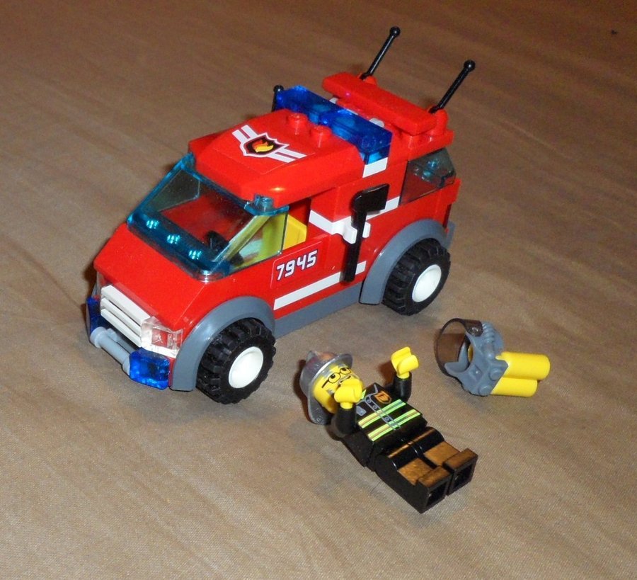 LEGO: Brandbil från set 7945 (Town / City)