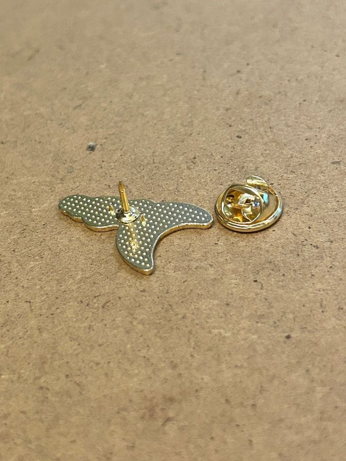 Ny pin brosch halvmåne kväll moln natur gul guld accessoar metall söt unik