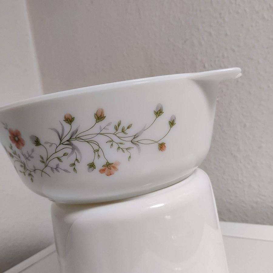 PYREX ENGLAND SKÅL KAROTT EMILY PEARS BLOMSTERMOTIV VACKERT